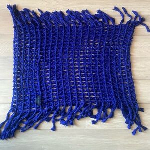 STEVE MADDEN SPARKLY DARK BLUE SCARF